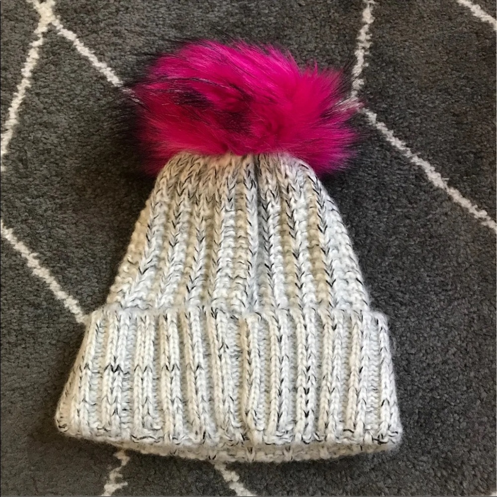 Kyi Kyi Pom Pom Beanie